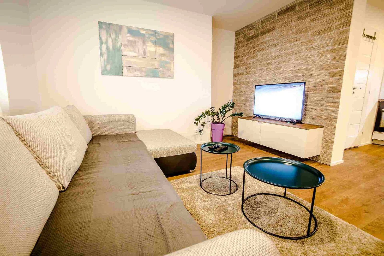 Central 1 Backyard apartment